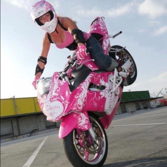 Meet your Posher, Lisa - Picture 1 of 2